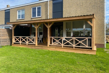 Fraaie veranda in Maasdijk